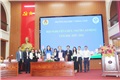 Hiệu trưởng và Chủ tịch Công đoàn ký kết giao ước thi đua năm học 2025-2026