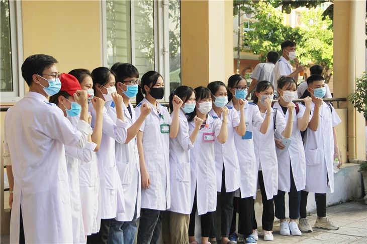 Sinh viên ĐHYK Vinh quyết tâm hoàn thành tốt mọi nhiệm vụ được giao