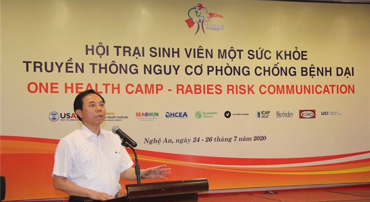 PGS.TS. Nguyễn Cảnh Phú – Hiệu trưởng trường ĐHYK Vinh - phát biểu khai mạc chương trình