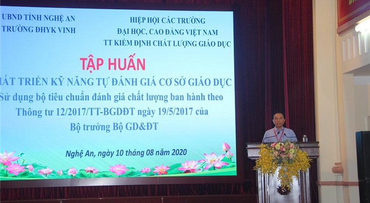 PGS.TS. Nguyễn Cảnh Phú - Hiệu trưởng nhà trường - phát biểu khai mạc khóa tập huấn