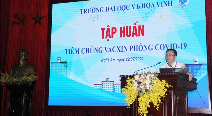 TS. Nguyễn Văn Tuấn - P.Hiệu trưởng - phát biểu tại chương trình