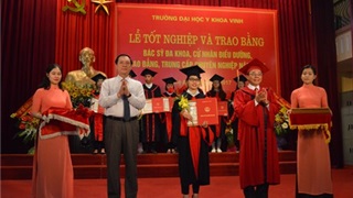 Lễ tốt nghiệp và trao bằng 2017