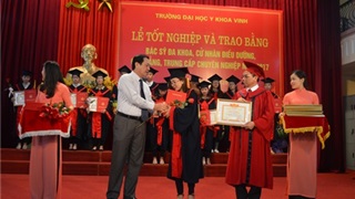 Lễ tốt nghiệp và trao bằng 2017