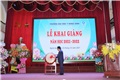 PGS.TS. Nguyễn Cảnh Phú - Bí thư Đảng ủy, Hiệu trưởng nhà trường - đánh trống khai giảng năm học mới