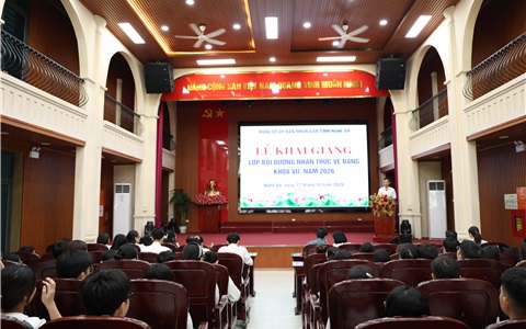 Khai giảng lớp Bồi dưỡng nhận thức về Đảng cho quần chúng sinh viên ưu tú