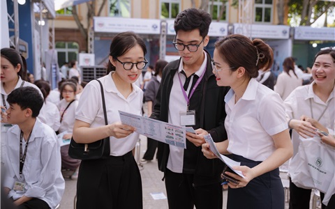 Ngày hội Việc làm Y khoa Vinh năm 2025 - kích cầu nhân lực y tế