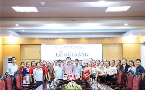 Y khoa Vinh đồng hành cùng công tác chăm lo sức khỏe bà mẹ trẻ em miền núi