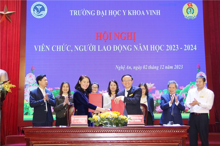 Ký cam kết giữa Ban giám hiệu và Ban chấp hành Công đoàn trường