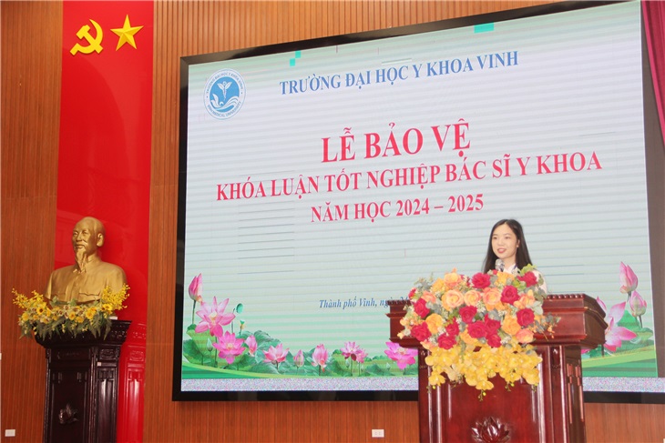 Đại diện sinh viên Nguyễn Thu Uyên phát biểu tại lễ khai mạc