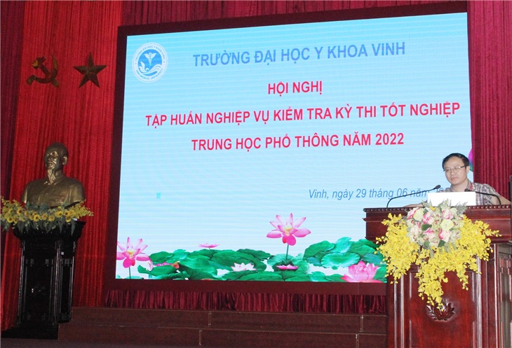 TS. Nguyễn Văn Tuấn - P.Hiệu trưởng trường ĐHYK Vinh - phát biểu khai mạc Hội nghị