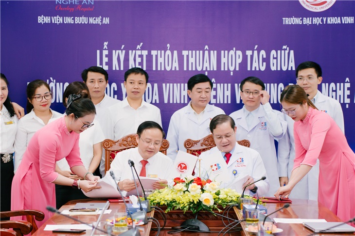 Trường Đại học Y Khoa Vinh và Bệnh viện Ung Bướu Nghệ An ký thoả thuận hợp tác
