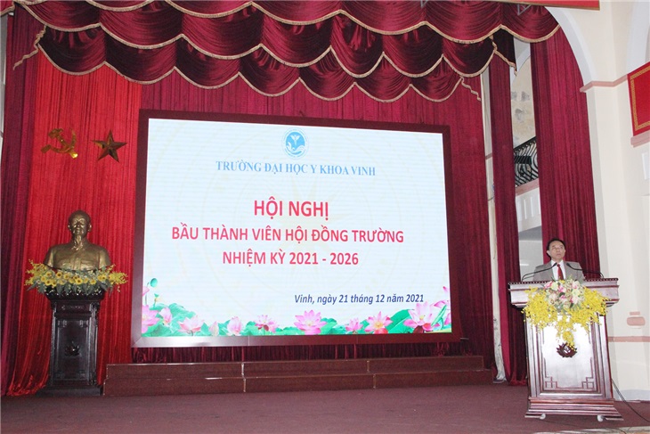 PGS.TS. Nguyễn Cảnh Phú - Bí thư Đảng ủy, Hiệu trưởng nhà trường - phát biểu khai mạc hội nghị