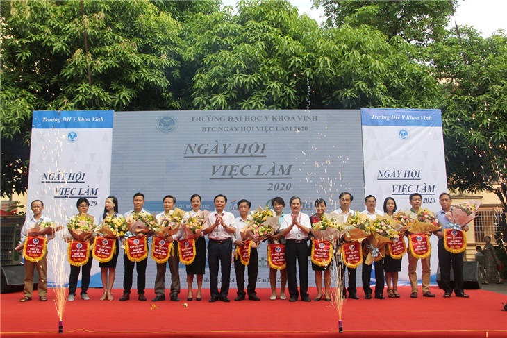 Ngày hội việc làm trường ĐHYK Vinh năm 2020 - Cầu nối nhân lực