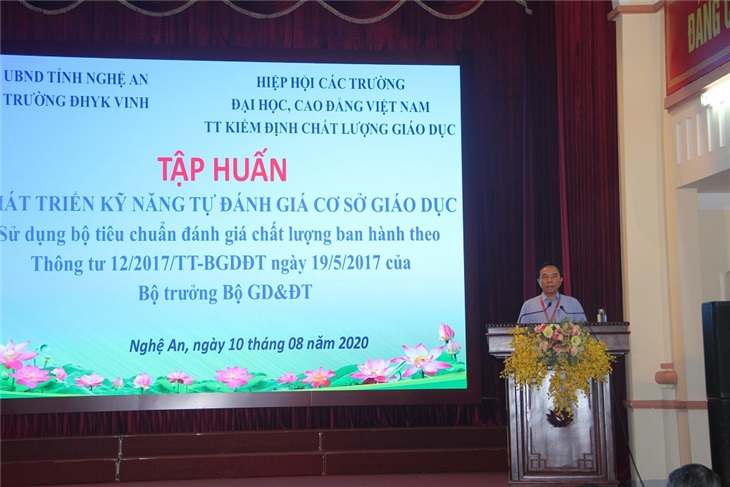 PGS.TS. Nguyễn Cảnh Phú - Hiệu trưởng nhà trường - phát biểu khai mạc khóa tập huấn