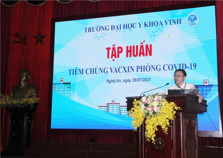 TS. Nguyễn Văn Tuấn - P.Hiệu trưởng - phát biểu tại chương trình