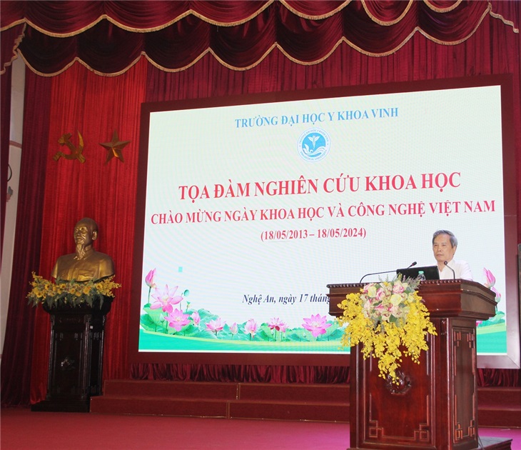 PGS.TS. Cao Trường Sinh - P. Hiệu trưởng, Giám đốc Bệnh viện trường - phát biểu khai mạc tọa đàm