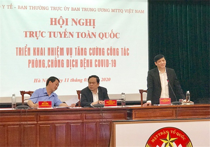 Thứ trưởng Bộ Y tế Nguyễn Thanh Long trao đổi nhiều vấn đề xung quanh việc phòng chống dịch Covid-19 trong giai đoạn mới