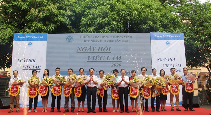 Ngày hội việc làm trường ĐHYK Vinh năm 2020 - Cầu nối nhân lực